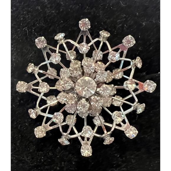 Vintage STARBURST Crystal Rhinestone Silver Tone Pin Brooch - Picture 1 of 8